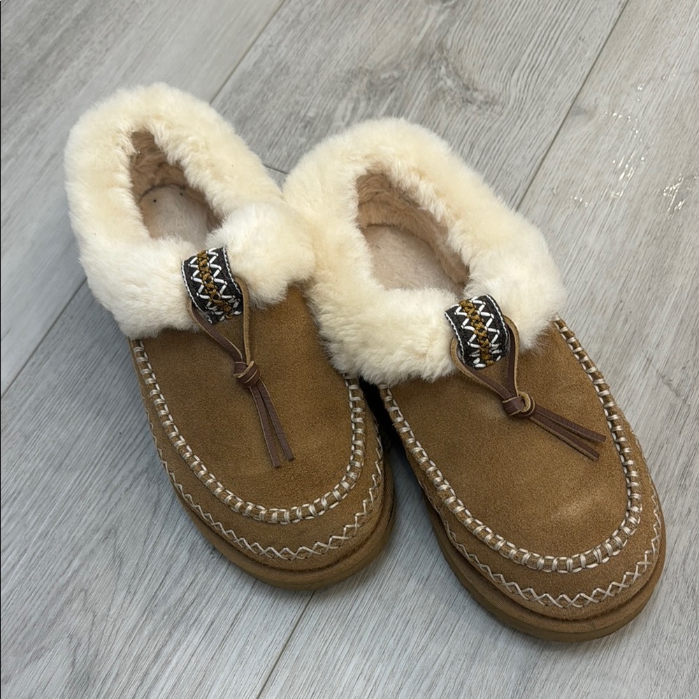 Ugg Tasman slippers in Chestnut